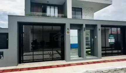 CASA SOBRADO, ALTO PADRÃO 3 DORMITÓRIOS, R$1.050.000,00 CENTRO, 600 METROS DO MAR, NAVEGANTES/SC