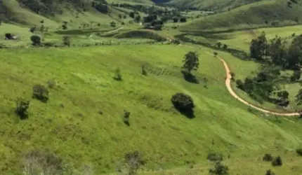 Fazenda para Venda em Mogi das Cruzes, CENTRO, 4 dormitórios, 1 suíte, 2 banheiros, 10 vagas