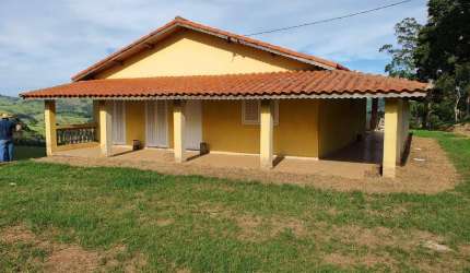 Sítio para Venda em Munhoz, RURAL, 2 dormitórios, 2 banheiros, 13 vagas