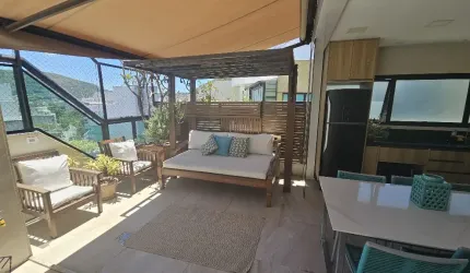 Cobertura Duplex dos em Charitas – Vista Mar, Lazer Privativo e Conforto Total!