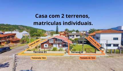 Chalé Suíço no Centro de Garopaba SC, dois terrenos com matricula.