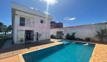 Belíssima casa dentro de condomínio