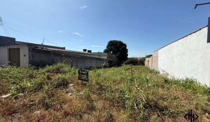 Imóvel para venda tem 420 metros quadrados em De Lourdes - Anápolis - GO