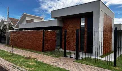 Casa de Esquina à Venda no Jardim Paulista em Maringá - Projeto Assinado pelo escritório MOD Arquitetura