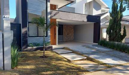 Casa em Condomínio para Venda em Sorocaba, Vila Haro, 3 dormitórios, 1 suíte, 4 banheiros, 2 vagas
