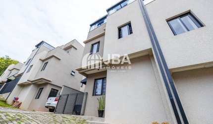 TRIPLEX EM CONDOMÍNIO