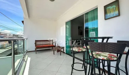 Sobrado à venda no bairro Hernane Sá, com 4 dormitórios sendo 2 suítes, garagem e área de terraço.