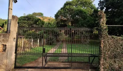 Oportunidade em Miguel Pereira – Imóvel Amplo com Vista para a Natureza