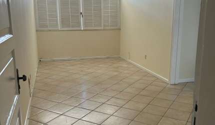 Lindo apartamento 2/4 + dependência, 75m2, 1 vaga de garagem - Politeama de Cima