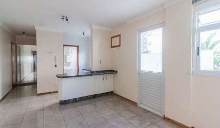 Apartamento com 2 quartos para alugar no Centro, Florianópolis  por R$ 4.700