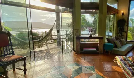 Casa em condomínio fechado com 3 quartos para alugar na Barra da Lagoa, Florianópolis  por R$ 16.500