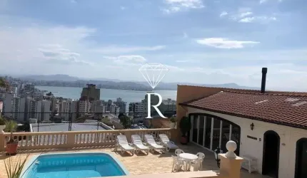 Casa com 3 quartos à venda no Centro, Florianópolis  por R$ 2.980.000