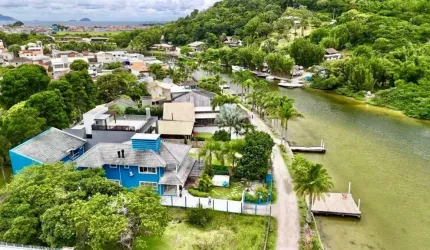 Casa com 5 quartos para alugar na Barra da Lagoa, Florianópolis  por R$ 18.000