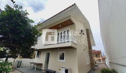 Casa com 3 quartos para alugar no Pagani, Palhoça  por R$ 5.500