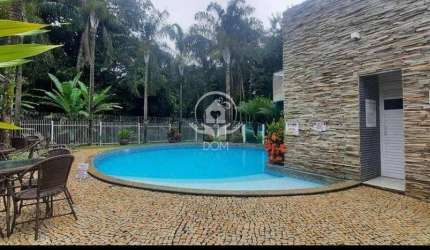 Casa com 3 quartos e 2 suítes em excelente Condomínio no Setor Sítio Santa Luzia