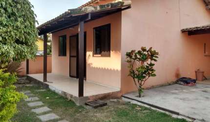 Casa charmosa em Condomínio em Unamar