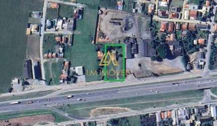 Terreno às margens da BR-101, ideal para área comercial.