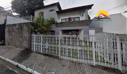 Casa com 5 dormitórios