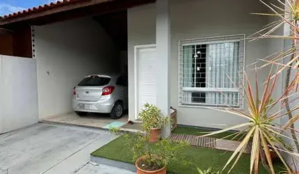 CASA COM DOIS DORMITÓRIOS SENDO UMA SUÍTE - MATA ATLÂNTICA