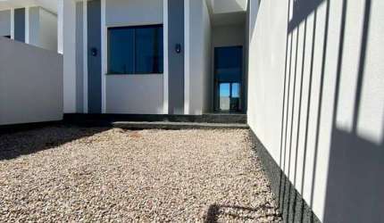 CASA COM DOIS DORMITÓRIOS, SENDO UMA SUÍTE - NOVA DESCOBERTA
