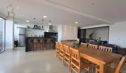 Casa à Venda no Jardim Acapulco Marília: 3 Suítes, 251m²