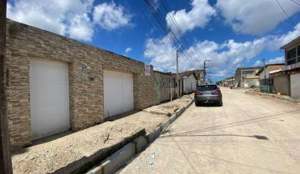 Casa com 04 quartos e 225m² em Santa Lúcia - Maceió - AL