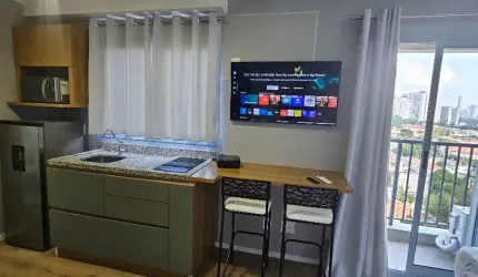 Studio Mobiliado próximo a Estacao de Metrô Campo Belo  e  ao eixo  Chucri Zaidan / Berrini- Brooklin