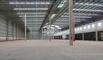 Galpão com 42 docas para locação em Contagem, próximo à Via Expressa.