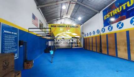 Galpão com aproximadamente 147m² no bairro Santa Amélia