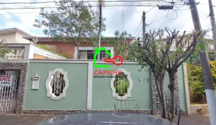 Casa à venda no Centro de Vinhedo-SP: 4 quartos, 1 suíte, 2 salas, 5 banheiros, 2 vagas, 321,00m² de área. Venha conferir!