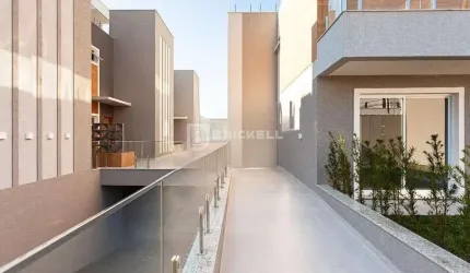 Casa Triplex em Condomínio no Mossunguê  -  Curitiba
