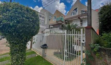 Casa à Venda em Novo Mundo, Curitiba | 3 Quartos, 240m², R$1.250.000