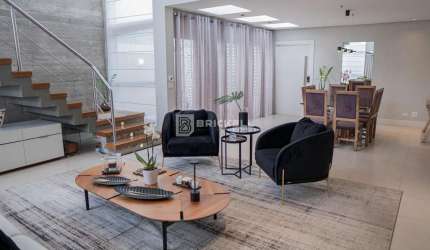 Casa em Condomínio à Venda no Campo Comprido– 3 Suítes