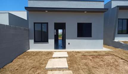 Casa nova, térrea para venda em Indaiatuba com 2 dorms e terreno de 150m2!