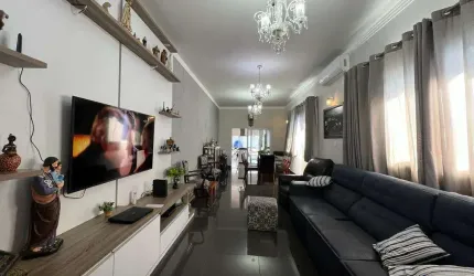 Venda | Casa com 316 m , 3 dormitório s , 5 vaga s . Av. Mandacarú, Maringá