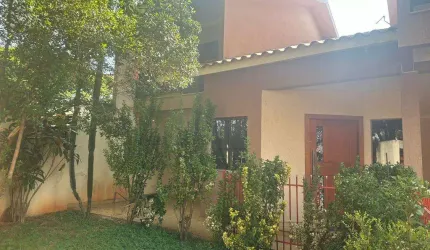 Casa à venda em Maringá, Zona 08, com 6 quartos, com 327 m