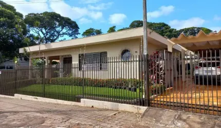 Casa à Venda na Zona 6 em Maringá |Ampla, Bem Localizada e com Ótima Estrutura