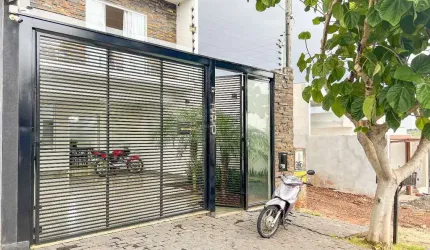 SOBRADO A VENDA COM 1 SUITE   2 QUARTOS NO JARDIM ARAUCÁRIA, COM 162 M2 - R  800.000,00