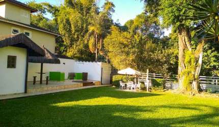 Casa em Terreno de 2.000 metros na Praia de Juquehy - À VENDA