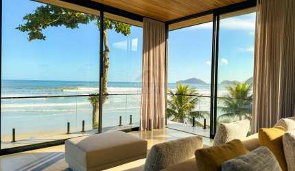 CASA PÉ NA AREIA NA PRAIA DA BALEIA TOWN HOUSE - À VENDA
