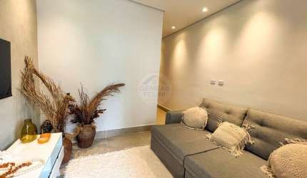 Apartamento térreo em condomínio na Praia de Juquehy