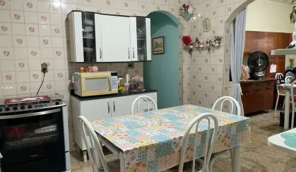 Casa Térrea para Venda em Osasco, Km 18, 4 dormitórios, 2 banheiros, 3 vagas