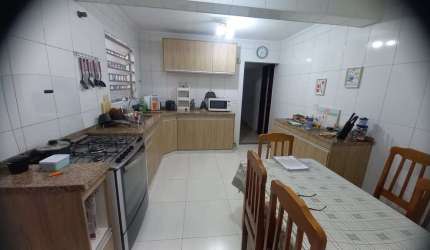 Casa térrea 140m2  R$ 650.000,00 Cidade Dutra 3 dormitórios 1 suíte 3 vagas aceita financiamento