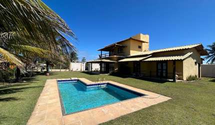 Lindo imóvel pronto pra morar , pé na areia . Um ótimo investimento também pra aluguel por temporada