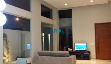 Casa em condomínio fechado com 3 quartos para alugar em Laranjeiras, Uberlândia , 210 m2 por R$ 11.000