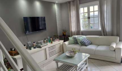 Casa dúplex-Pronta para mudar-Vargem pequena
