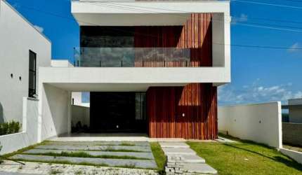 Duplex - novo com 3 suítes - Condomínio Monte Carlo