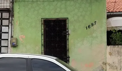 Vendo Casa na Rua Eusébio de Queiroz, no bairro Montese