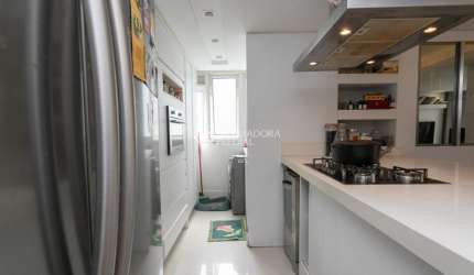 Apartamento MOBILIADO, 3 dormitórios, suite, churrasqueira, lareira, 2 vagas e infraestrutura na Boa Vista