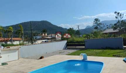 Locação casa com piscina e mobiliada no Capricornio II